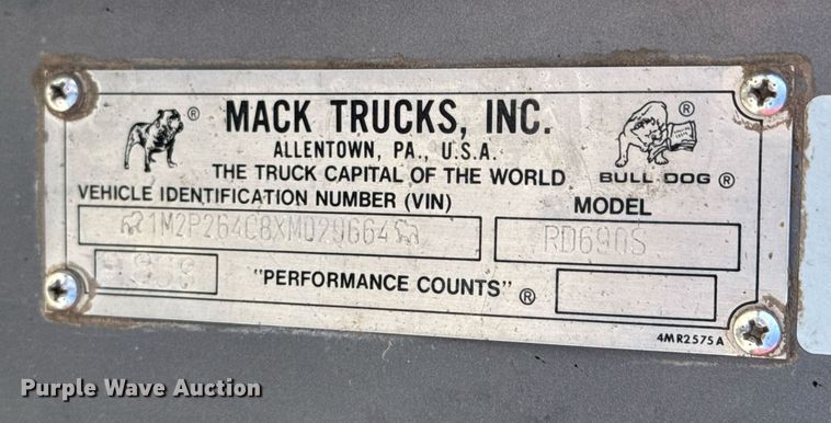 image for item DU9193 1999 Mack RD690S dump truck