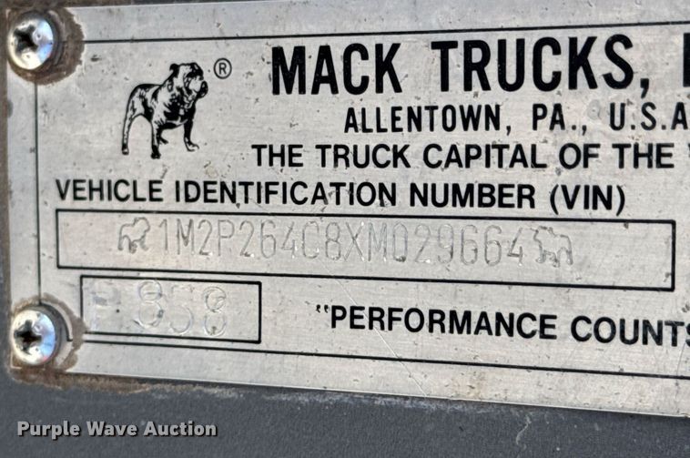 image for item DU9193 1999 Mack RD690S dump truck