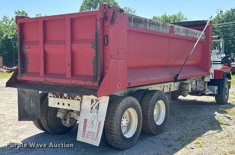 image for item DU9194 1999 Mack RD690S dump truck