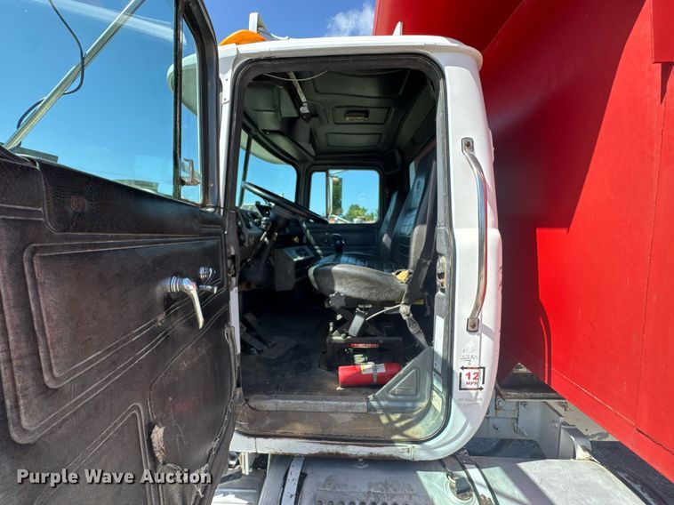 image for item DU9194 1999 Mack RD690S dump truck