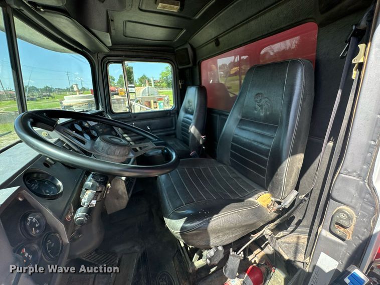 image for item DU9194 1999 Mack RD690S dump truck