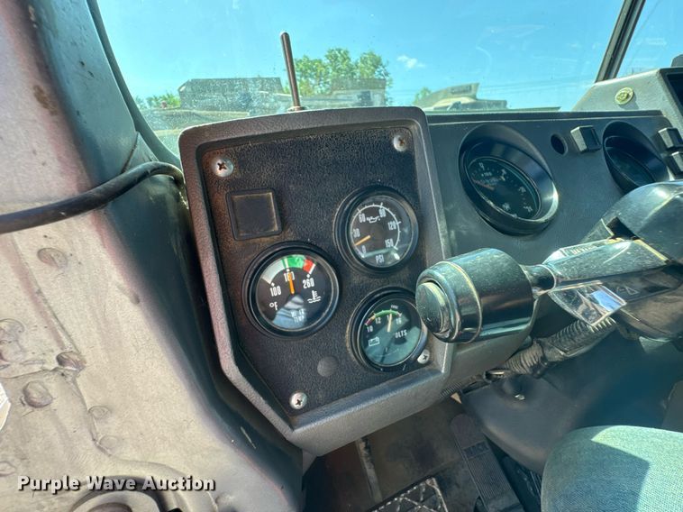 image for item DU9194 1999 Mack RD690S dump truck