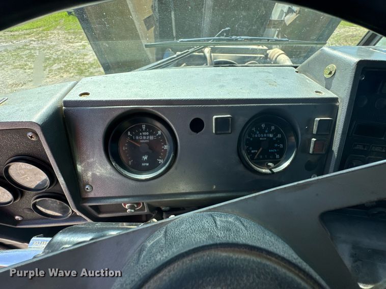 image for item DU9194 1999 Mack RD690S dump truck