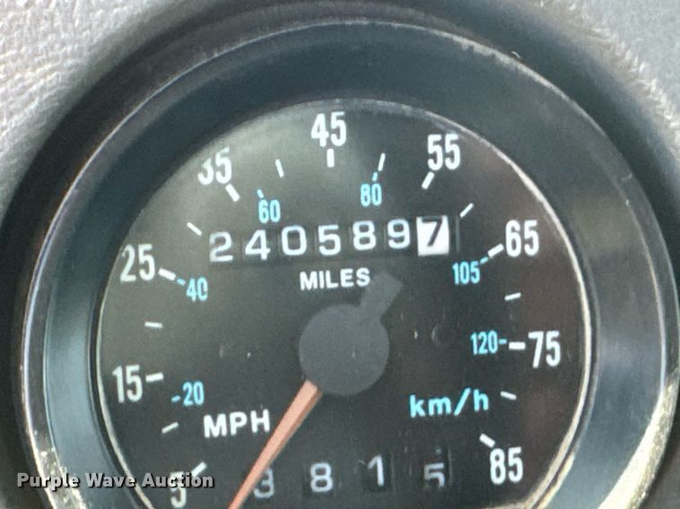 image for item DU9194 1999 Mack RD690S dump truck