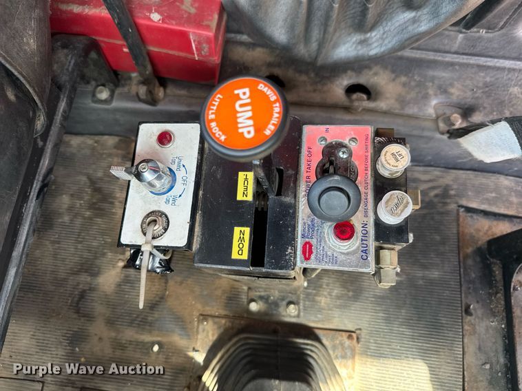 image for item DU9194 1999 Mack RD690S dump truck