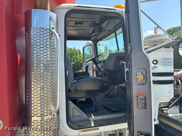 image for item DU9194 1999 Mack RD690S dump truck