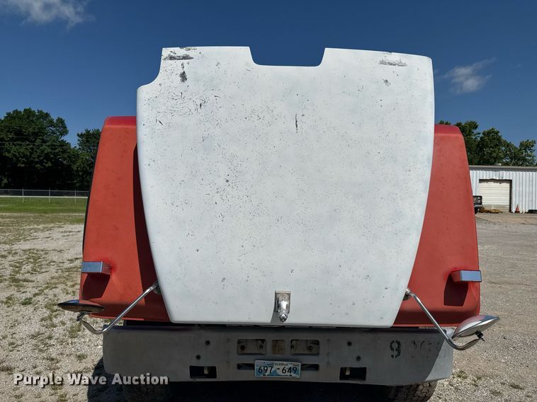 image for item DU9194 1999 Mack RD690S dump truck