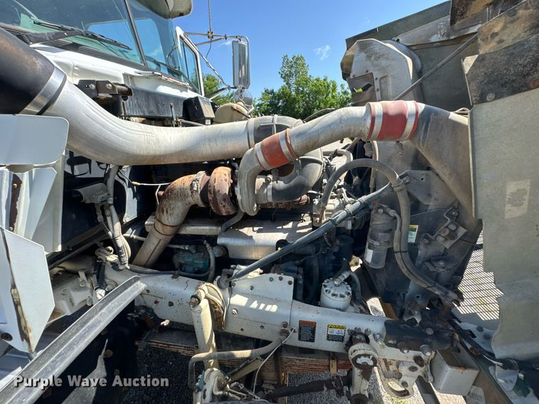 image for item DU9194 1999 Mack RD690S dump truck