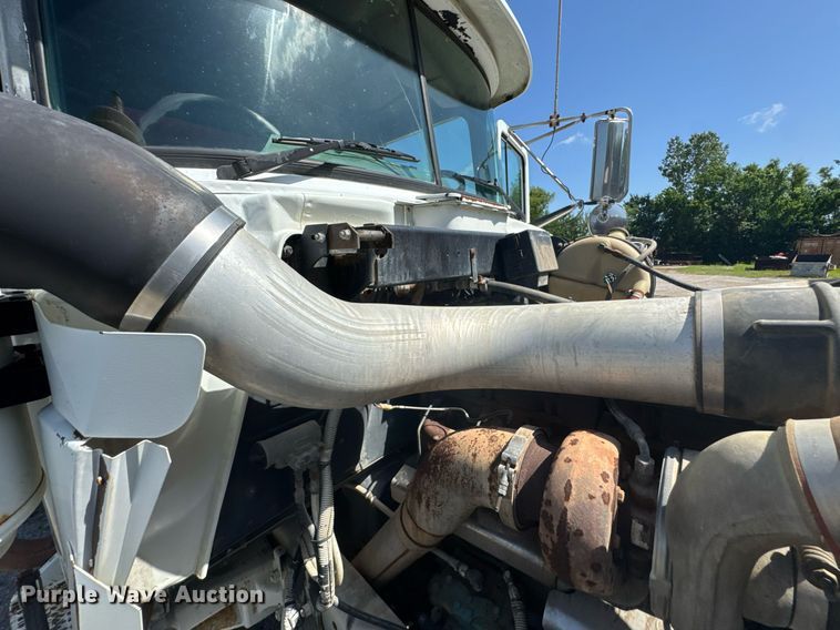 image for item DU9194 1999 Mack RD690S dump truck