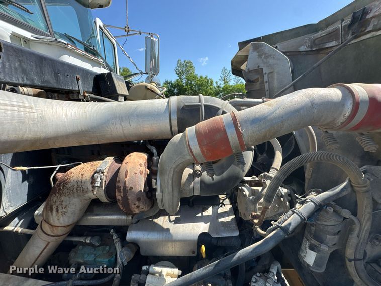 image for item DU9194 1999 Mack RD690S dump truck