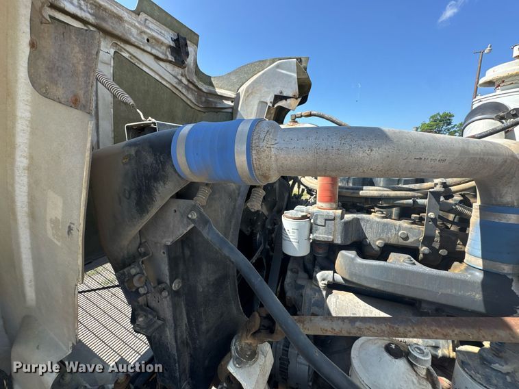 image for item DU9194 1999 Mack RD690S dump truck