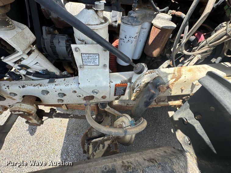 image for item DU9194 1999 Mack RD690S dump truck