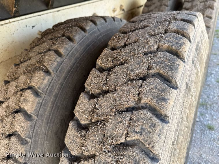 image for item DU9194 1999 Mack RD690S dump truck