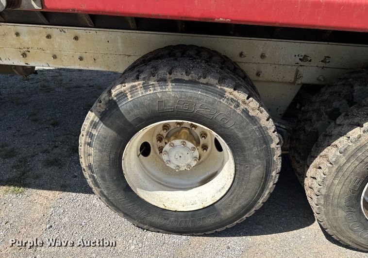 image for item DU9194 1999 Mack RD690S dump truck