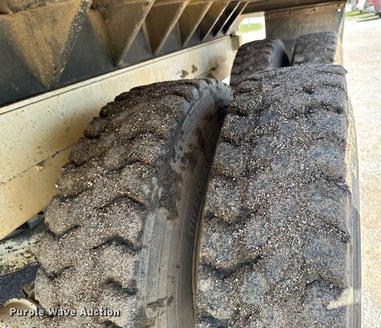 image for item DU9194 1999 Mack RD690S dump truck