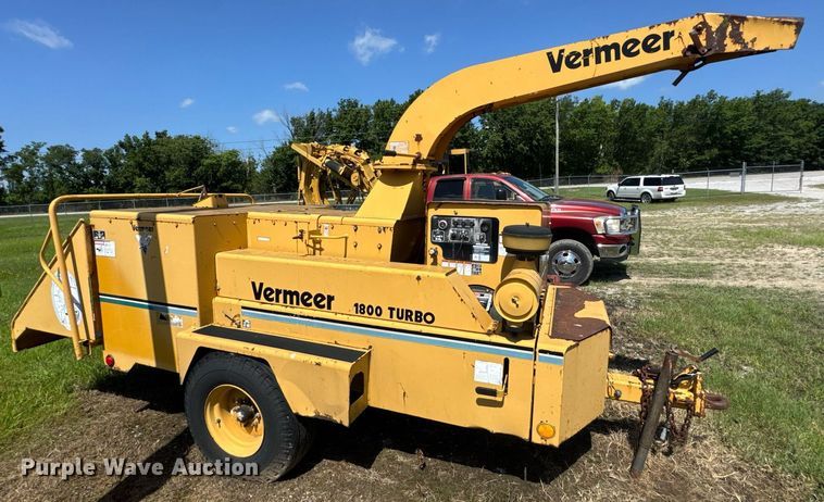 image for item DU9195 1998 Vermeer BC1800 wood chipper