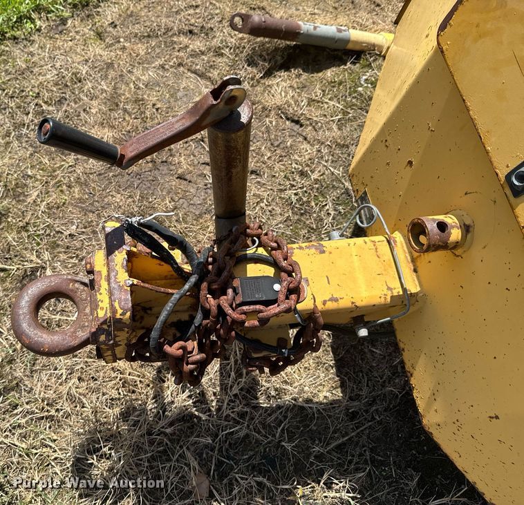 image for item DU9195 1998 Vermeer BC1800 wood chipper