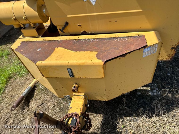 image for item DU9195 1998 Vermeer BC1800 wood chipper