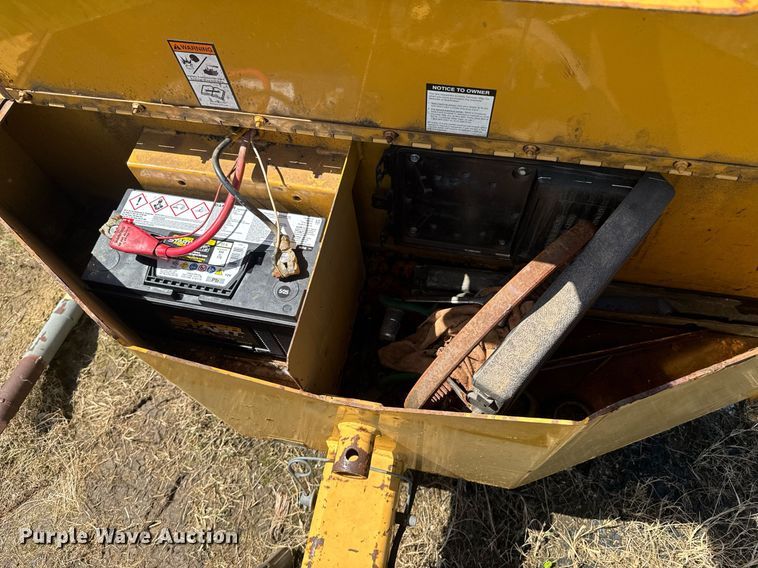 image for item DU9195 1998 Vermeer BC1800 wood chipper