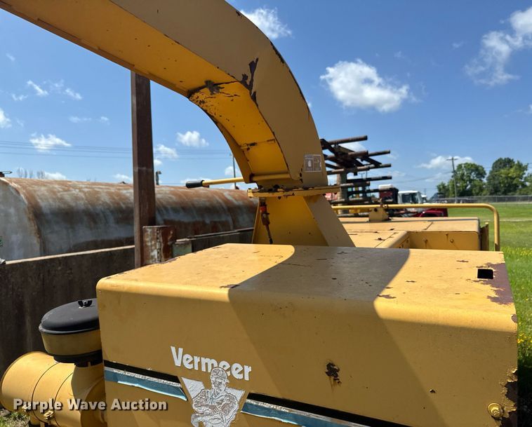 image for item DU9195 1998 Vermeer BC1800 wood chipper