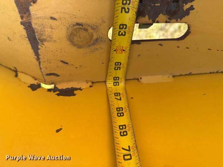 image for item DU9195 1998 Vermeer BC1800 wood chipper