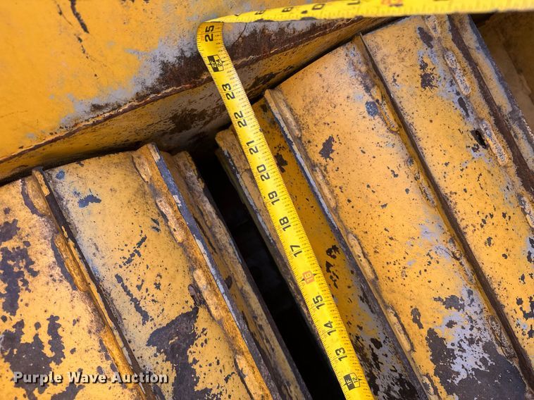 image for item DU9195 1998 Vermeer BC1800 wood chipper