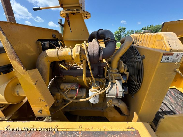 image for item DU9195 1998 Vermeer BC1800 wood chipper