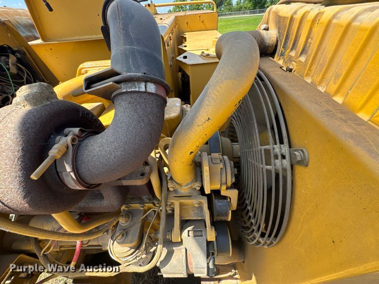 image for item DU9195 1998 Vermeer BC1800 wood chipper