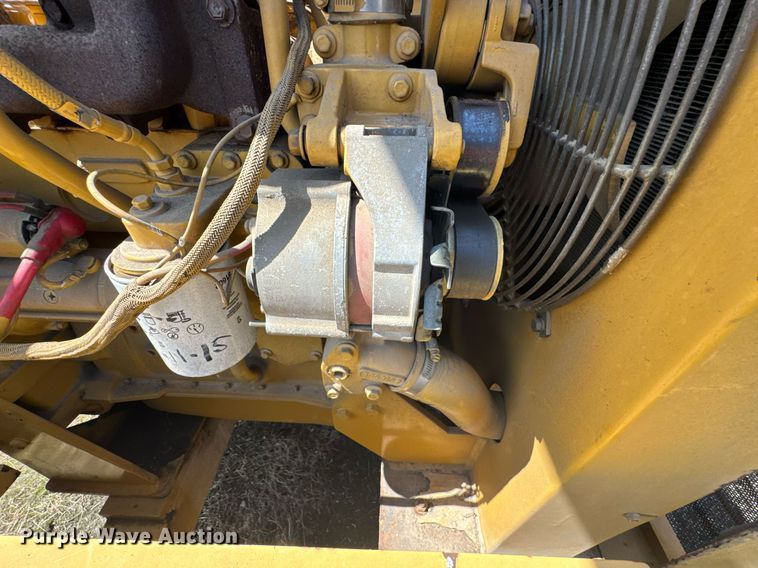 image for item DU9195 1998 Vermeer BC1800 wood chipper