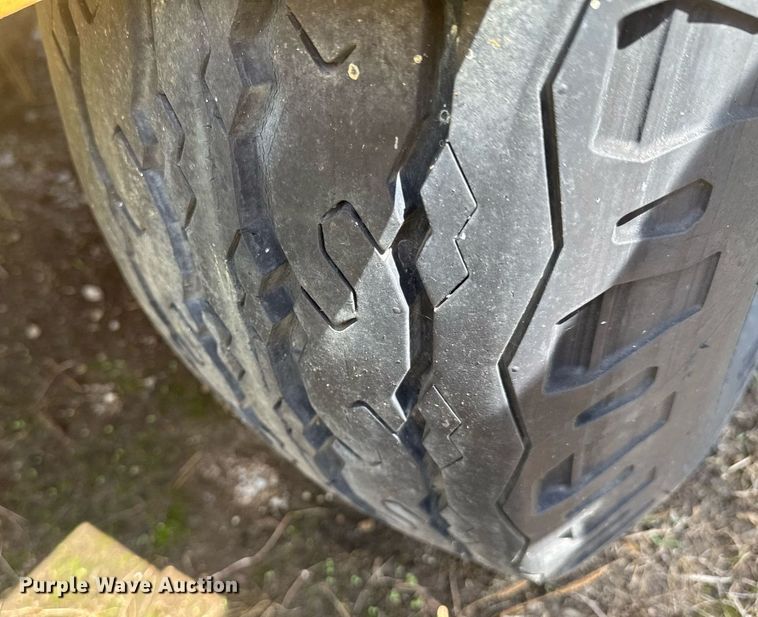 image for item DU9195 1998 Vermeer BC1800 wood chipper