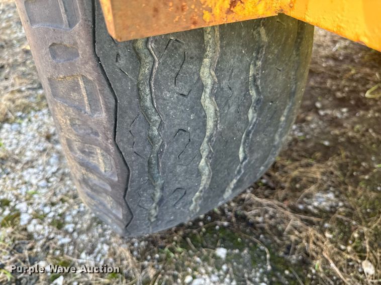 image for item DU9195 1998 Vermeer BC1800 wood chipper