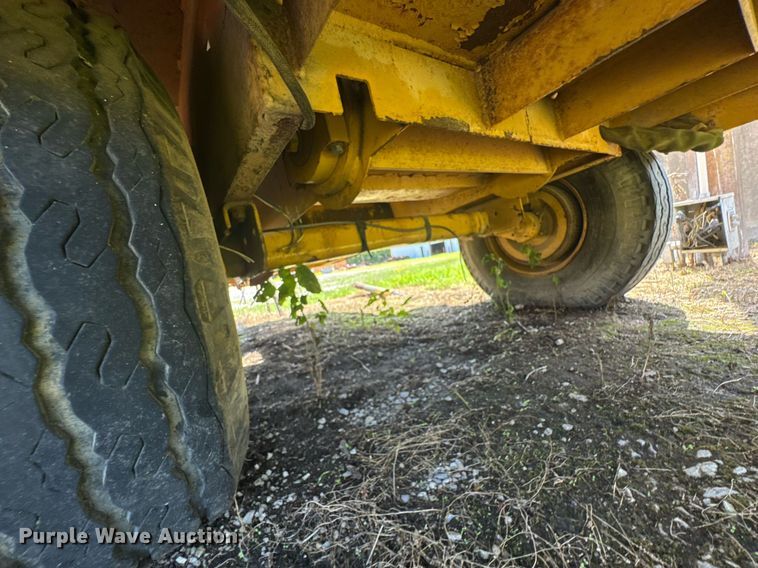 image for item DU9195 1998 Vermeer BC1800 wood chipper