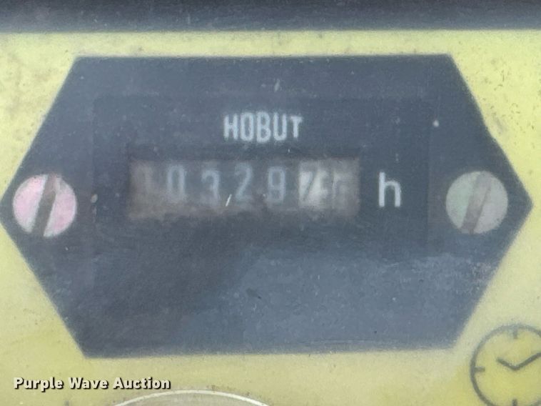 image for item DU9200 2011 Atlas XAS 185 JD7 air compressor