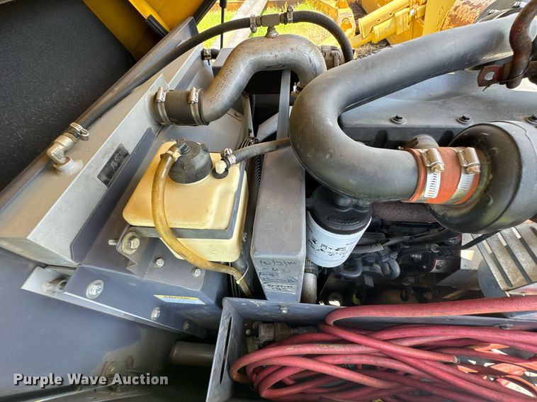 image for item DU9200 2011 Atlas XAS 185 JD7 air compressor