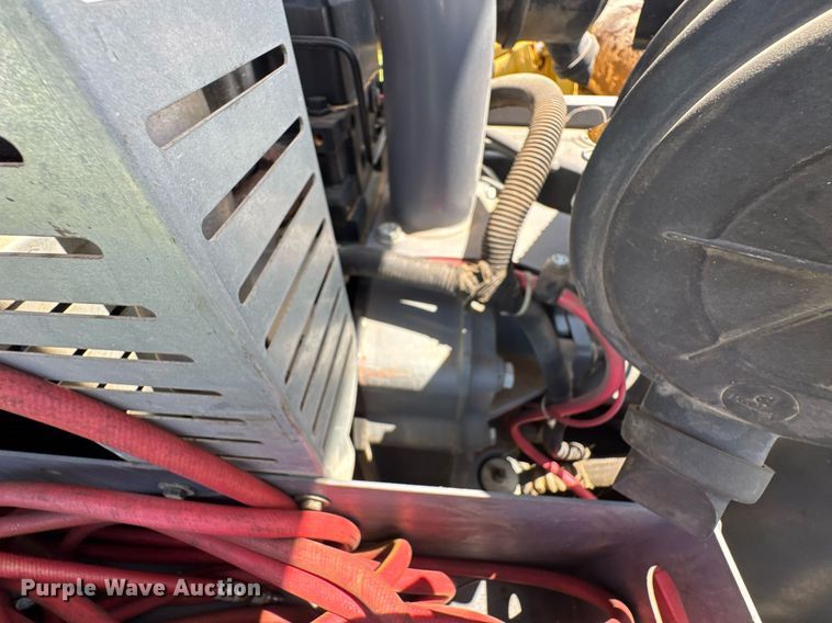 image for item DU9200 2011 Atlas XAS 185 JD7 air compressor