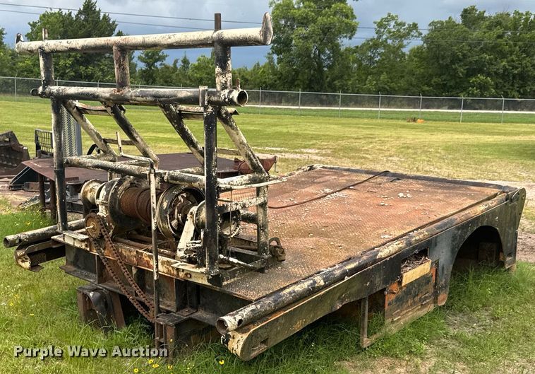 image for item DU9201 Winch truck bed