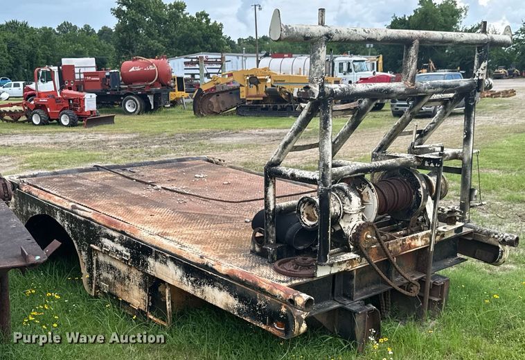 image for item DU9201 Winch truck bed