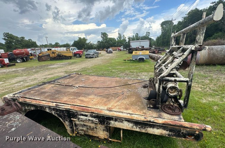 image for item DU9201 Winch truck bed