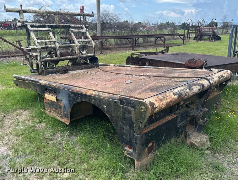 image for item DU9201 Winch truck bed