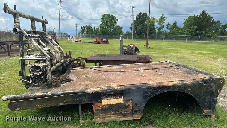 image for item DU9201 Winch truck bed