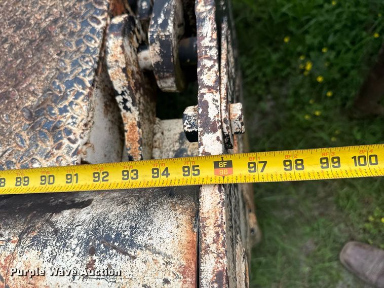 image for item DU9201 Winch truck bed