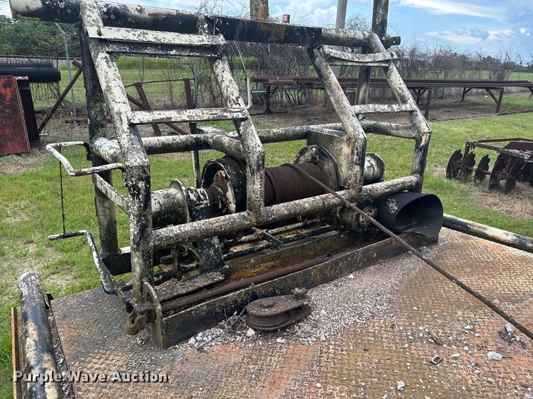 image for item DU9201 Winch truck bed