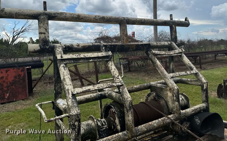 image for item DU9201 Winch truck bed