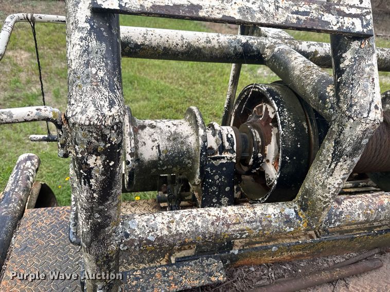 image for item DU9201 Winch truck bed