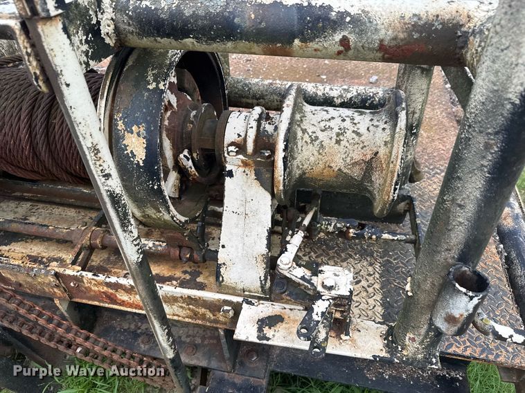 image for item DU9201 Winch truck bed