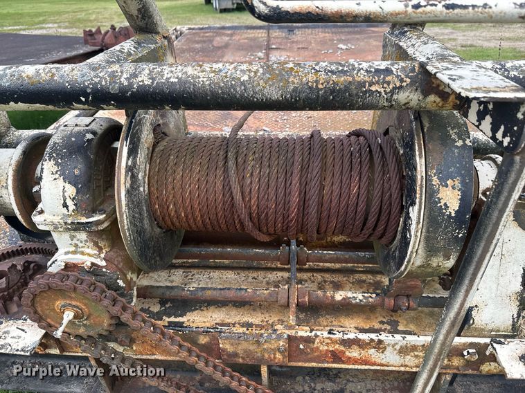 image for item DU9201 Winch truck bed