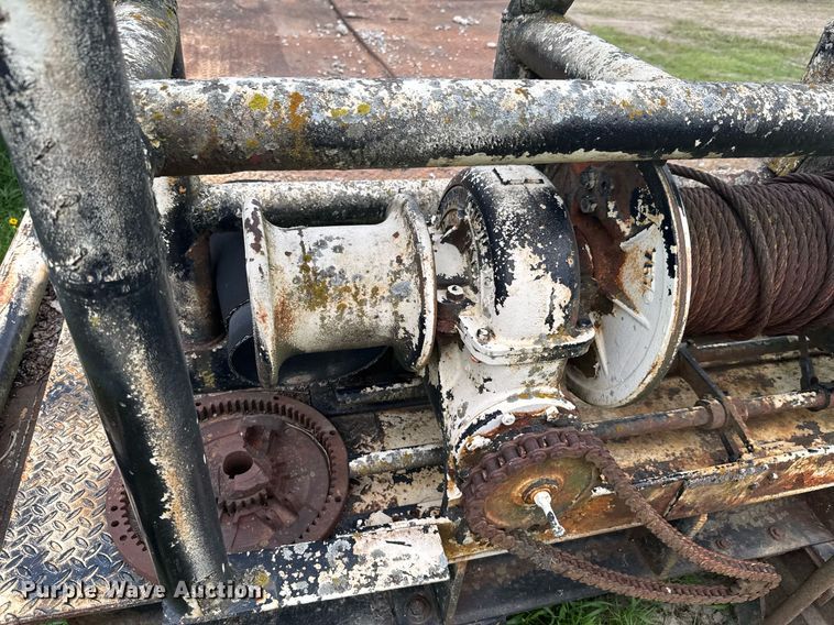image for item DU9201 Winch truck bed