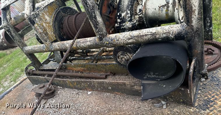 image for item DU9201 Winch truck bed