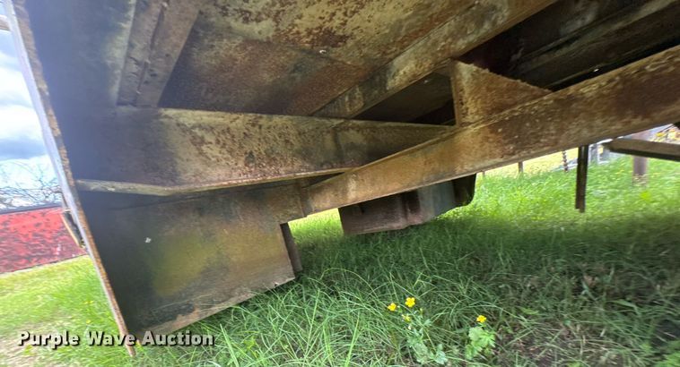 image for item DU9201 Winch truck bed