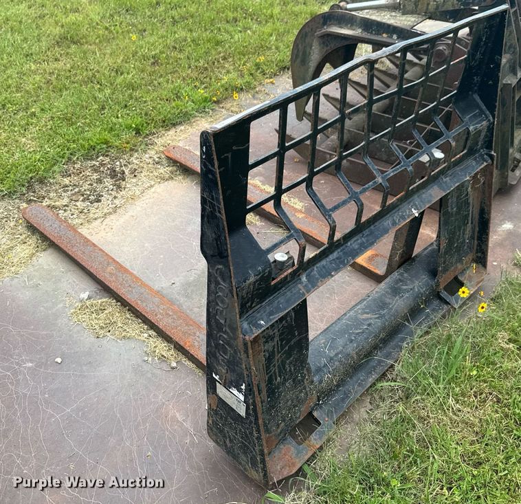 image for item DU9204 Caterpillar 351-9371 skid steer forks